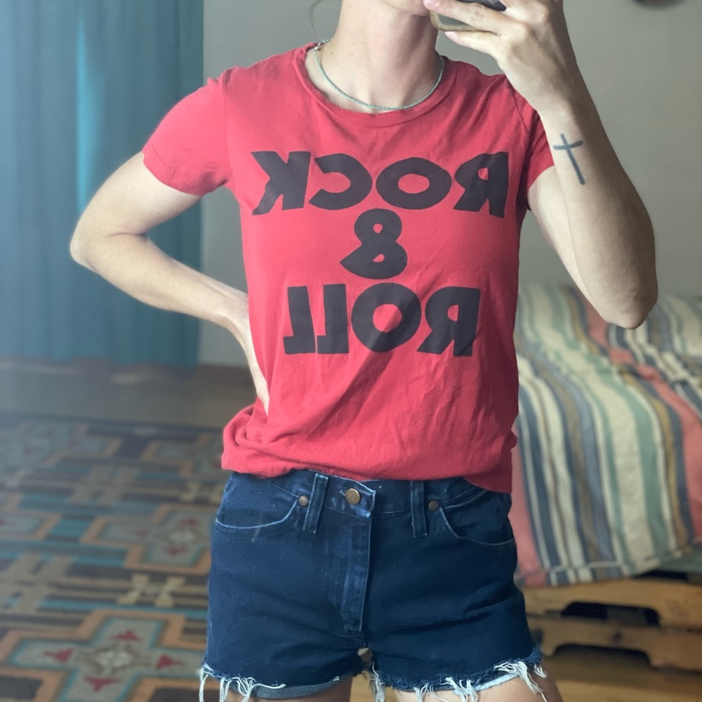 Graphic tee